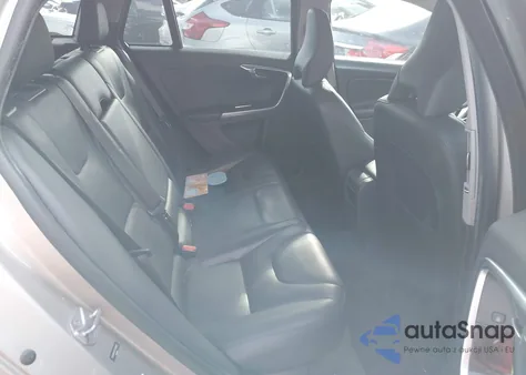 2015 Volvo V60 T5 Platinum из США, поврежденный, VIN YV140MEM7F1260882